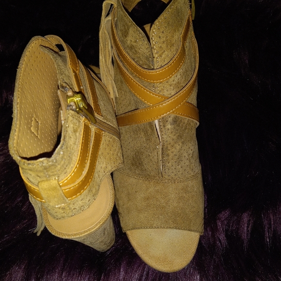 Block heels ankle boots - Picture 2 of 5